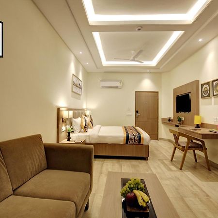 Airport Hotel Claytone นิวเดลี ภายนอก รูปภาพ