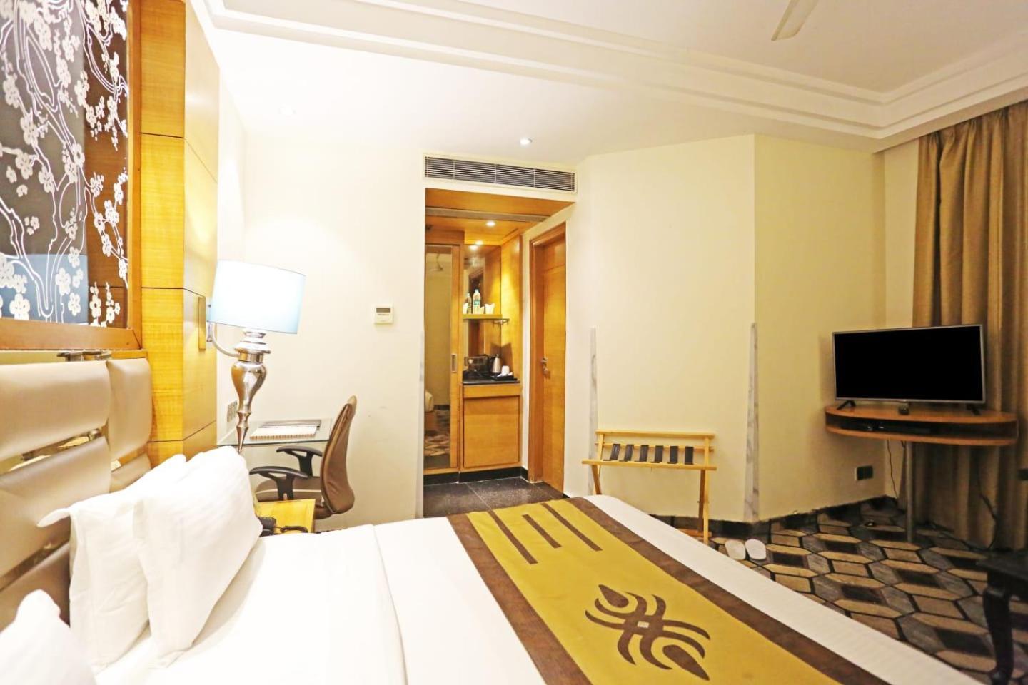 Airport Hotel Claytone นิวเดลี ภายนอก รูปภาพ