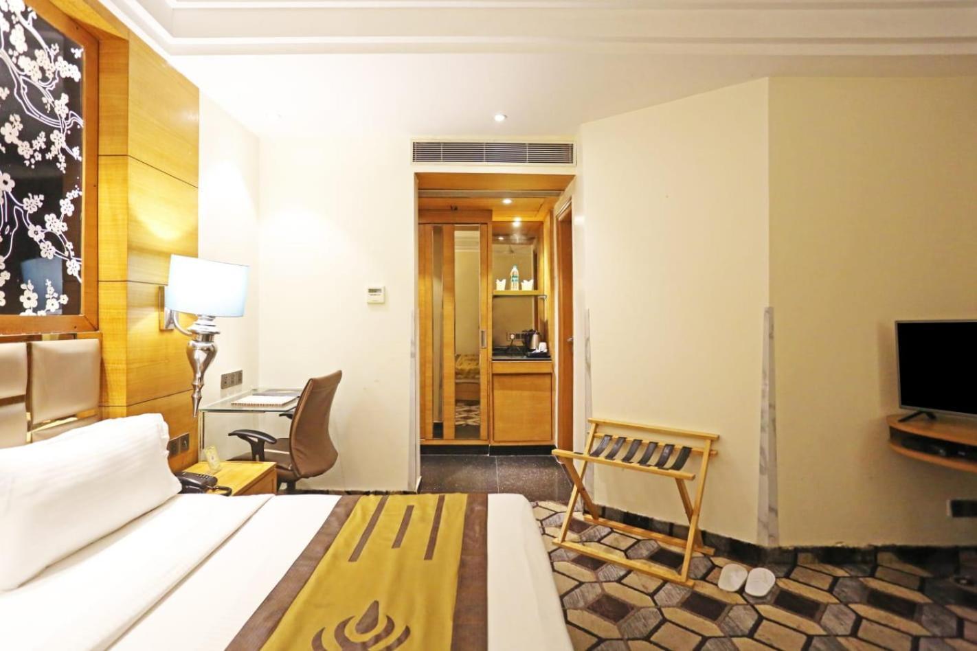 Airport Hotel Claytone นิวเดลี ภายนอก รูปภาพ