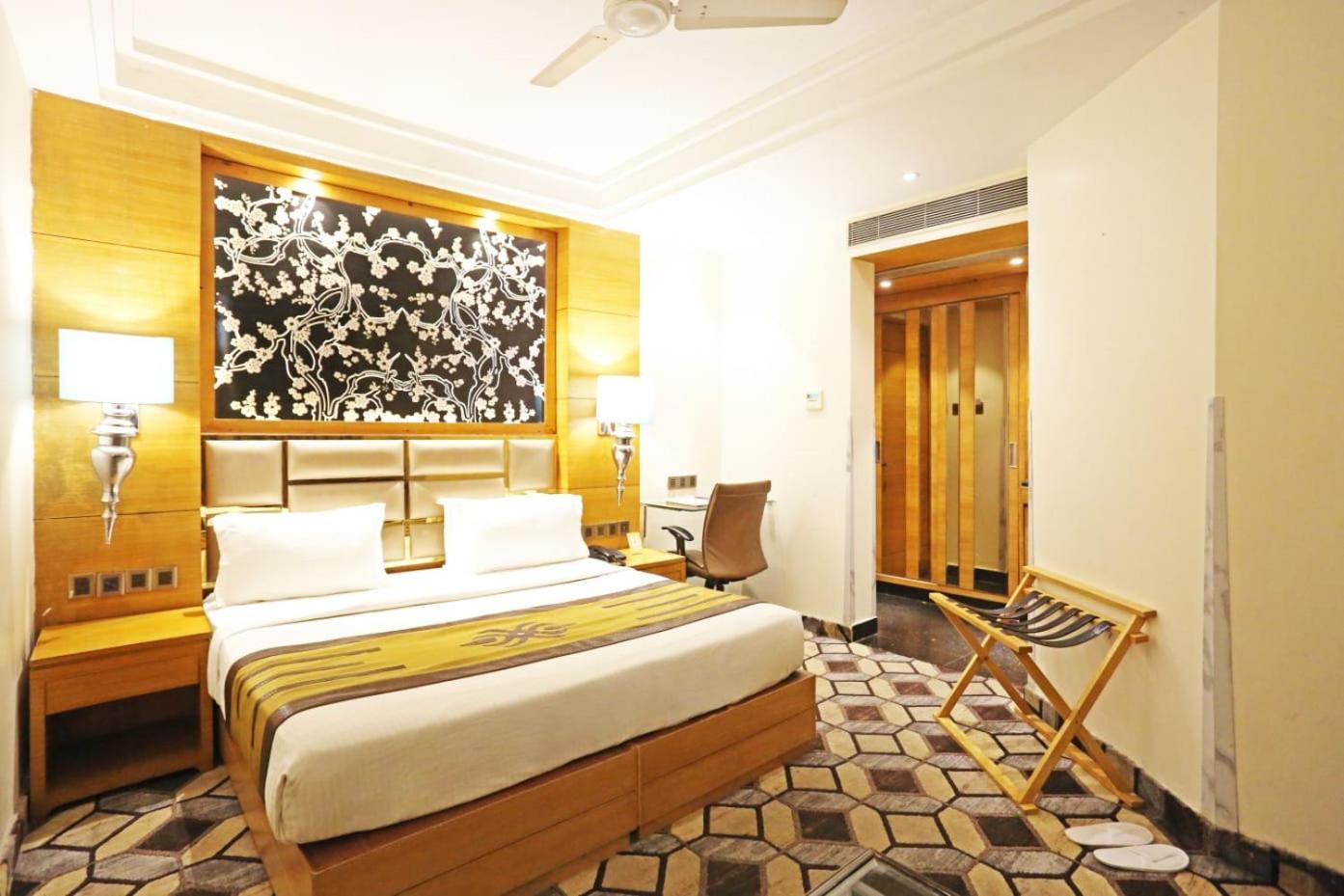Airport Hotel Claytone นิวเดลี ภายนอก รูปภาพ